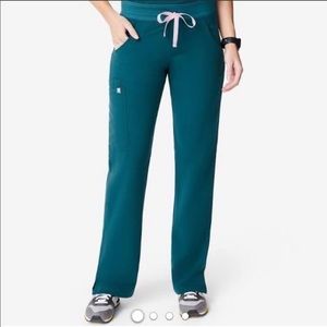 FIGS - Kade Cargo Scrub Pants.